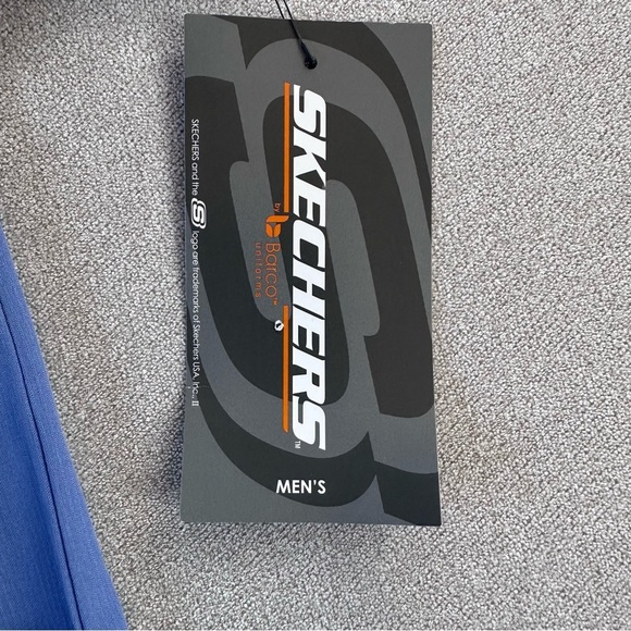 Skechers Men’s Aspire 5 Pocket V Neck Scrub Top. Ciel Blue. Medium. - Picture 3 of 6